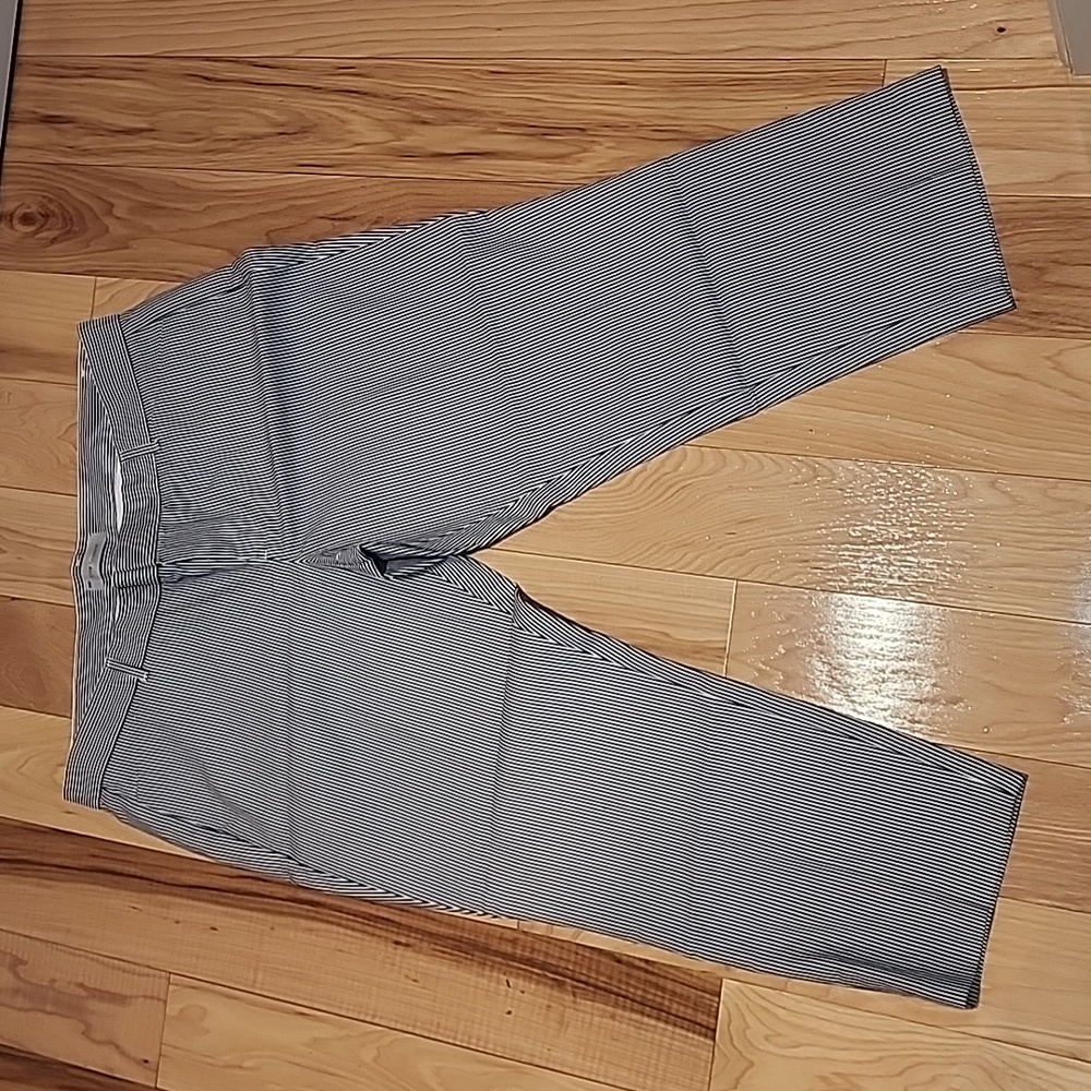 Striped cropped pants